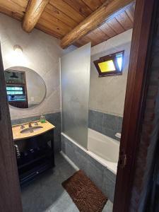 Ein Badezimmer in der Unterkunft La Maiella