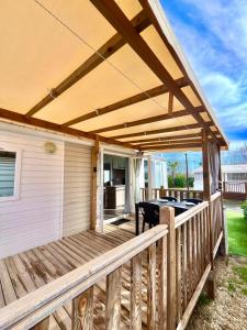 Balkón nebo terasa v ubytování Mobil Home Abricotiers 1 + 4 fotografie