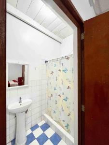 A bathroom at Casa Borgono Miraflores