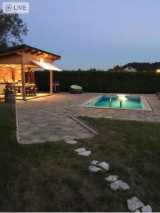 Der Swimmingpool an oder in der Nähe von Villa 3 chambres piscine Croatie