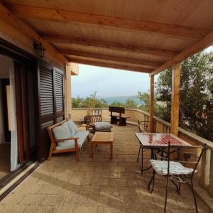 Balkón nebo terasa v ubytování Studio apartment with sea view