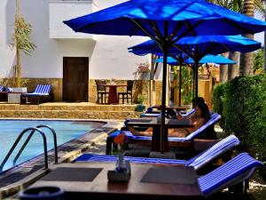 Bazén v ubytování St.Lachlan Hotel & Suites nebo v jeho okolí