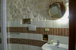 Koupelna v ubytování Trulli Lisanna - Luxury Trulli With Private Pool