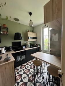 ครัวหรือมุมครัวของ Maison familiale : Chelles