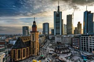 Nespecifikovaný výhled na destinaci Frankfurt nad Mohanem nebo výhled na město při pohledu z hotelu