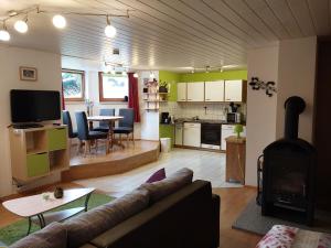 Kuchyň nebo kuchyňský kout v ubytování Ferienappartement Weisel
