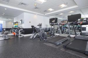 The fitness centre and/or fitness facilities at Crown New Haven Hotel Penthouse At Yale