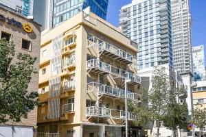 Cool & Fun 2BR in Rotshilde area by HolyGuest