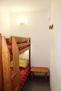 Postel nebo postele na pokoji v ubytování Résidence Les Chaumettes - APPARTEMENT CHAUMETTES A 200 m DES PISTES MAE-8364