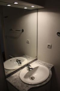 Koupelna v ubytování Résidence Les Chaumettes - APPARTEMENT CHAUMETTES A 200 m DES PISTES MAE-8364 + 19 fotografií
