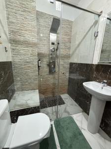 Bathroom sa Résidence les Jardin d Anass Aéroport Marrakech