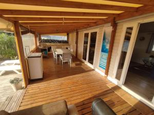 Imagen de la galería de Mobil home à louer dans camping des cigales le muy 5 étoiles, en Le Muy