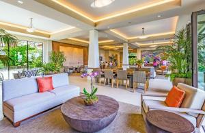 Posezení v ubytování The Whaler By Maui Resort Rentals