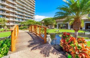 The Whaler By Maui Resort Rentals外面的花园