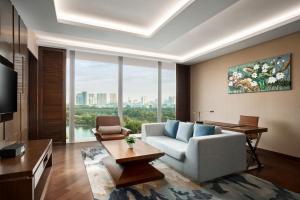 TV a/nebo společenská místnost v ubytování JW Marriott Hotel Hanoi
