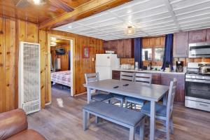 Foto dalla galleria di Lakeview Family Cabin by Big Bear Vacations a Big Bear Lake