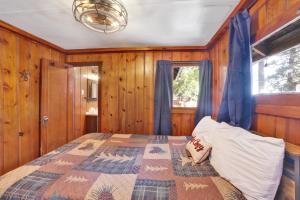 Foto dalla galleria di Lakeview Family Cabin by Big Bear Vacations a Big Bear Lake