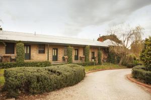 Gallery image of The Rising Sun Hotel in Auburn