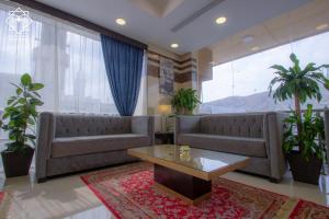 Posezení v ubytování Manarat Gaza Hotel - Al Haram Tower