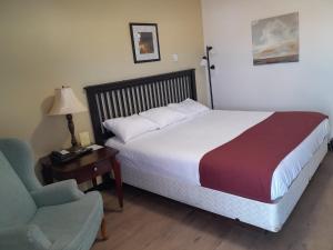 Postel nebo postele na pokoji v ubytování Travellers Motel
