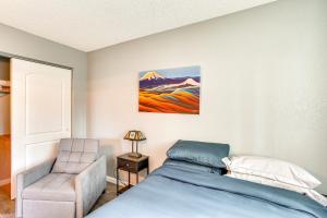 A bed or beds in a room at Cozy Redding Retreat about 3 Mi to Downtown