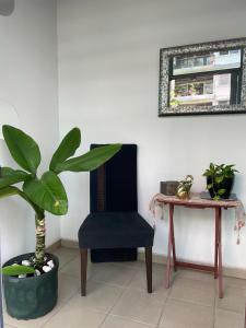 Uma área de estar em Hostal EL Prado