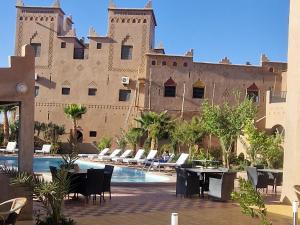 Kasbah Ait BenHadda内部或周边的泳池