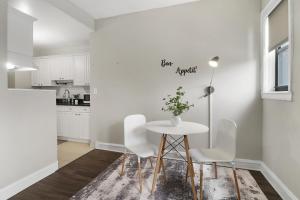 Ett kök eller pentry på Enchanting 1BR Apartment in Hyde Park - Windermere 401