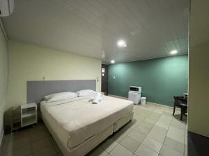 Cama ou camas em um quarto em Hostal EL Prado
