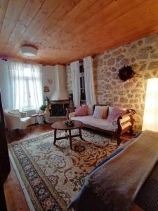 Un lugar para sentarse en The Nest Filoxenia