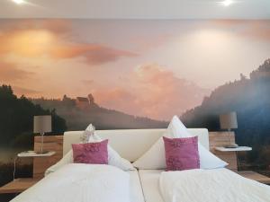 Postel nebo postele na pokoji v ubytování Gasthof Zur Seku + 37 fotografií