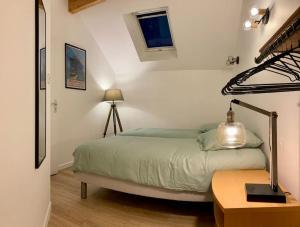 En eller flere senge i et værelse på Rive gauche (bord de mer)