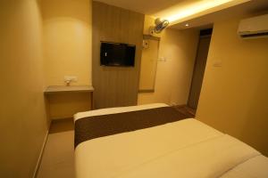 TV a/nebo společenská místnost v ubytování HOTEL BOSTON