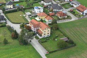 Letecký snímek ubytování Hotel & Fitness Castello