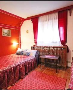 Кровать или кровати в номере Vila Miris borova Zlatibor Centar