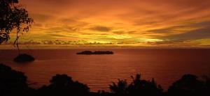 Gallery image of The view padang, Amazing view, 8 mins Mentawai fast ferry, cold beer,close to restaurants in Padang