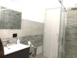 Koupelna v ubytování Charming apartment in Ribera with mountain view – 40.2 m²