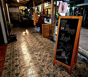 Certifikát, hodnocení, plakát nebo jiný dokument vystavený v ubytování Tiki Tribe Bar & Hostel