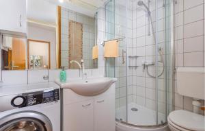 Kúpeľňa v ubytovaní 1 Bedroom Cozy Apartment In Krk