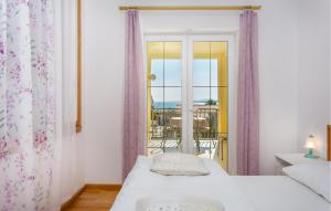 Posteľ alebo postele v izbe v ubytovaní 1 Bedroom Cozy Apartment In Krk
