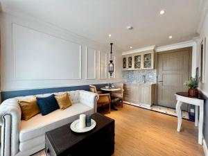 Η κουζίνα ή μικρή κουζίνα στο Seven Seas Cote d'Azur C812 - 1 bedroom Cozy apartments in a premium Condo near the sea