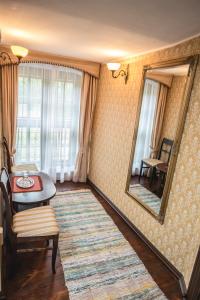 Postel nebo postele na pokoji v ubytování Alatskivi Castle