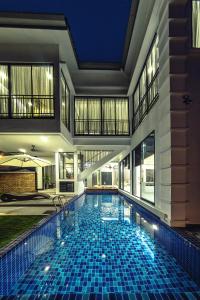 Bassein majutusasutuses Ipoh Santorini Hideaway - Hotel Inspired või selle lähedal