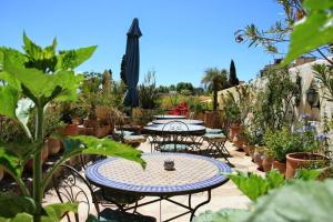 Zahrada ubytování Riad Al Bartal