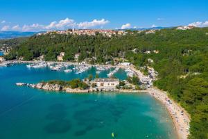 Φυσικό τοπίο κοντά σε αυτή η παραθεριστική κατοικία