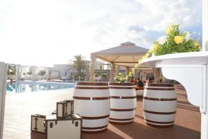 Bazén v ubytování Messapia Hotel nebo v jeho okolí