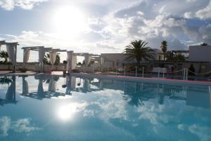 Bazén v ubytování Messapia Hotel nebo v jeho okolí
