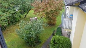 an overhead view of a garden from a balcony at Ferienwohnungen Pohl in Bad Rodach