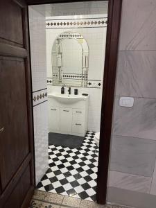 A bathroom at La Casa sul Lungarno Még 37 kép