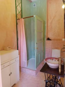 Ένα μπάνιο στο Avó da Rosa 2 +20 φωτογραφίες